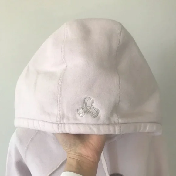 ๐2/$20- Aritzia/TNA Baltic hoodie - Picture 4 of 16